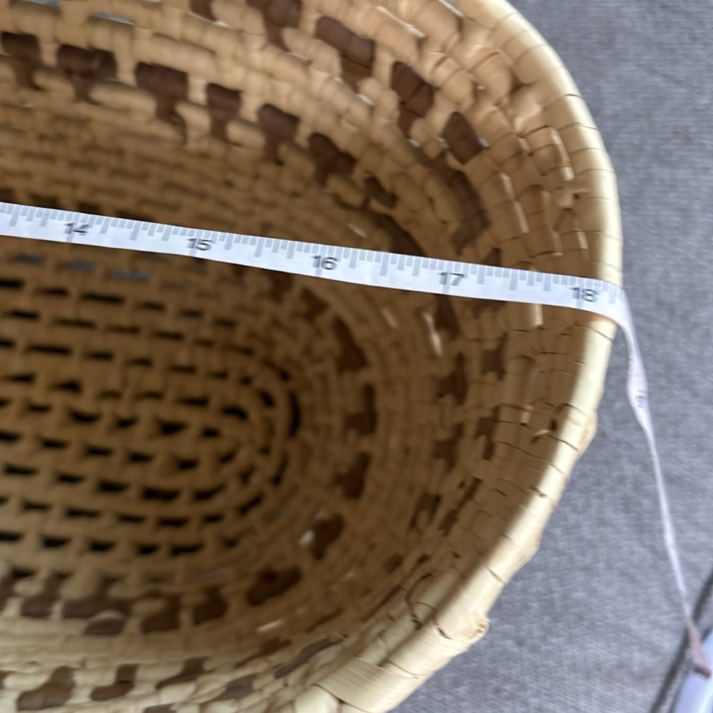 Handwoven basket handle tote with oval basket - Picture 5 of 9